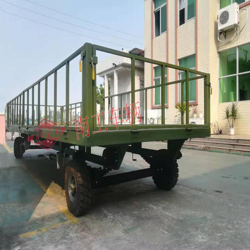 5吨护栏华亿手机平台-华亿（中国） 全挂底盘拖车 军绿色