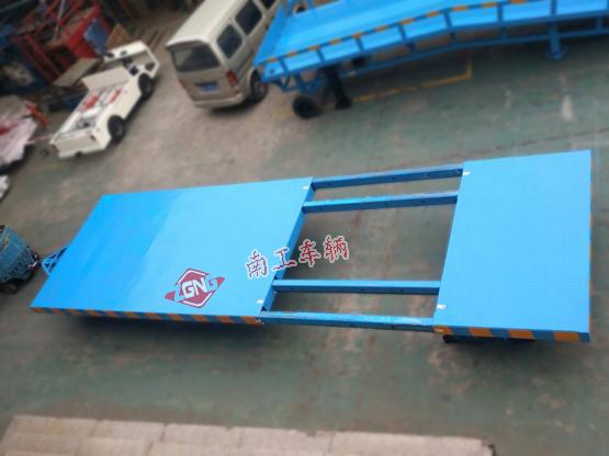 平板车 15吨伸缩型华亿手机平台-华亿（中国）