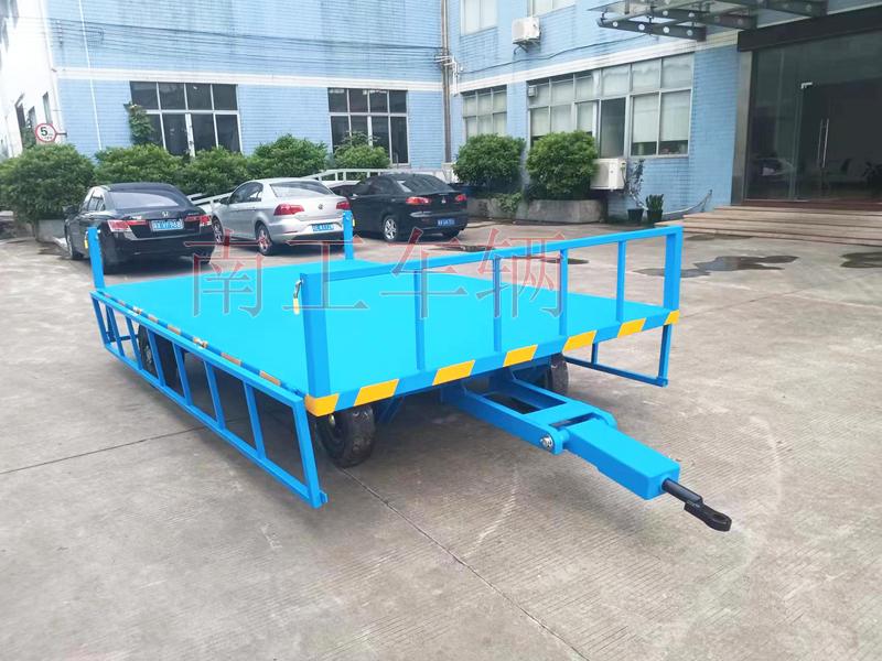 5吨下翻护栏型华亿手机平台-华亿（中国） 无动力牵引工具拖车