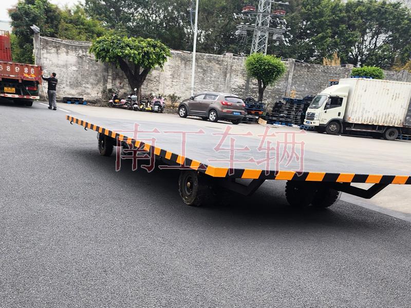 8吨华亿手机平台-华亿（中国） 牵引工具拖车