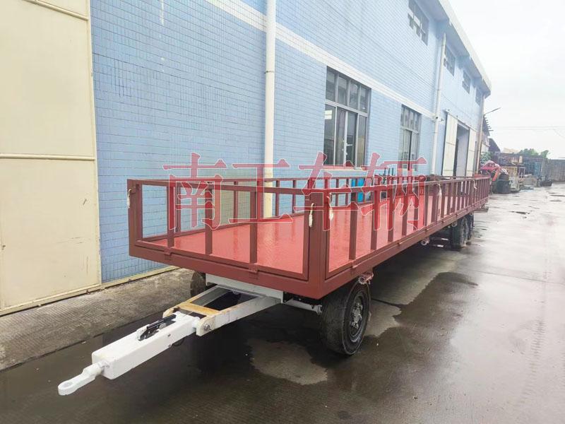 7吨华亿手机平台-华亿（中国）牵引工具拖车 带护栏减震刹车功能拖车