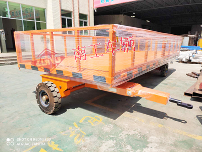 5吨护栏型华亿手机平台-华亿（中国） 全挂车4I.jpg