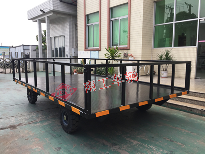 6吨护栏型华亿手机平台-华亿（中国）黑色4I.jpg