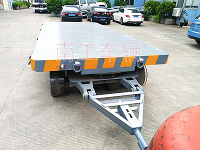 25吨重型华亿手机平台-华亿（中国）带牵引环工具拖车3I.jpg