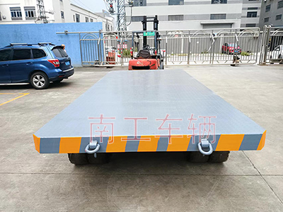 25吨重型华亿手机平台-华亿（中国）带牵引环工具拖车4I.jpg