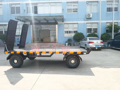 3吨带爬梯工业牵引华亿手机平台-华亿（中国）4I.jpg