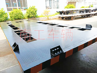 13点5吨箱变拖车底盘 全挂式华亿手机平台-华亿（中国）3I.jpg