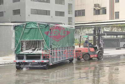 1684572155220522.jpg 升降雨篷华亿手机平台-华亿(中国)6I.jpg