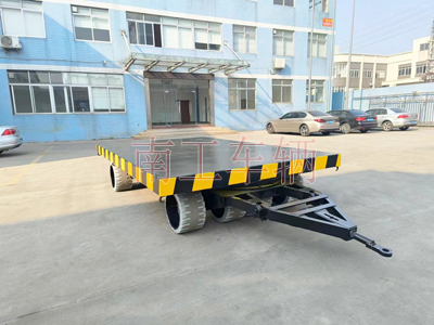 30吨重型华亿手机平台-华亿（中国） 环保实心轮胎1I.jpg