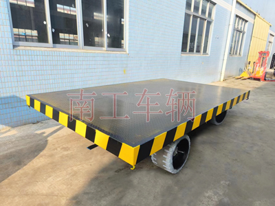 30吨重型华亿手机平台-华亿（中国） 环保实心轮胎2I.jpg