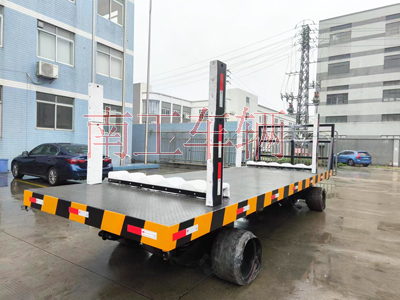 30T重型华亿手机平台-华亿（中国） 带活动插装立柱工具拖车3I.jpg