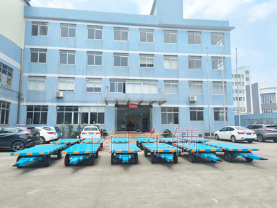 3吨全挂式牵引华亿手机平台-华亿（中国）可拆护栏1I.jpg