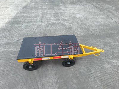 2吨小型华亿手机平台-华亿（中国）带胶垫1I.jpg