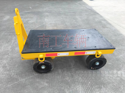 2吨小型华亿手机平台-华亿（中国）带胶垫3I.jpg