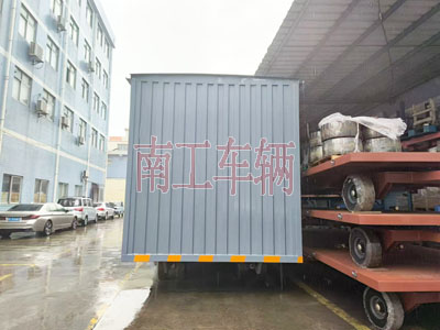 10吨箱式华亿手机平台-华亿（中国）两侧带卷帘门4I.jpg