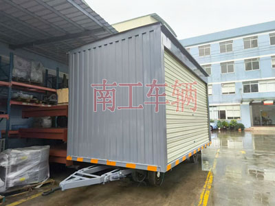 10吨箱式华亿手机平台-华亿（中国）两侧带卷帘门I.jpg