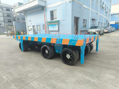 40吨重型华亿手机平台-华亿（中国） 无动力牵引全挂工具拖车4I.jpg