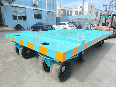 18吨重型华亿手机平台-华亿（中国） 四个转盘工具拖车2I.jpg