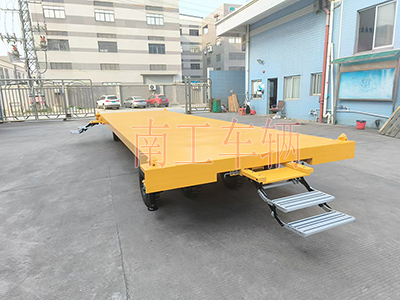 10吨华亿手机平台-华亿（中国）带液压支腿铝全金伸缩梯工具车1I.jpg