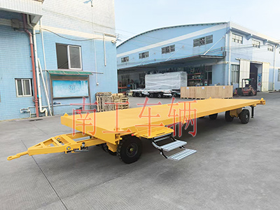10吨华亿手机平台-华亿（中国）带液压支腿伸缩梯工具车6I.jpg