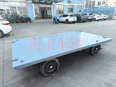 3吨小型牵引华亿手机平台-华亿（中国） 全挂车2I.jpg