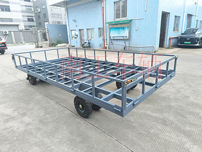 4吨骨架式华亿手机平台-华亿（中国） 带下翻护栏工具拖车2I.jpg