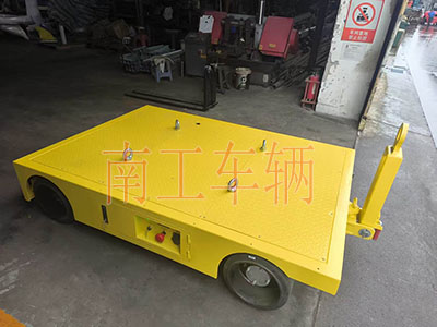 4吨自走式电动华亿手机平台-华亿（中国） 牵引拖车5I.jpg